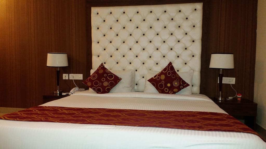 Hotel Jsr Continental Дехрадун Номер фото