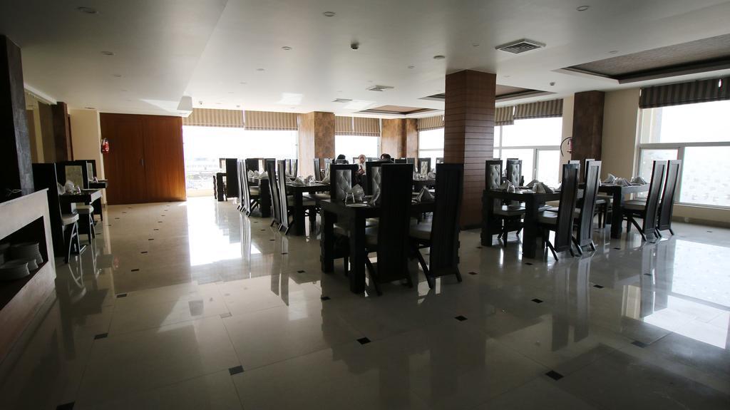 Hotel Jsr Continental Дехрадун Экстерьер фото