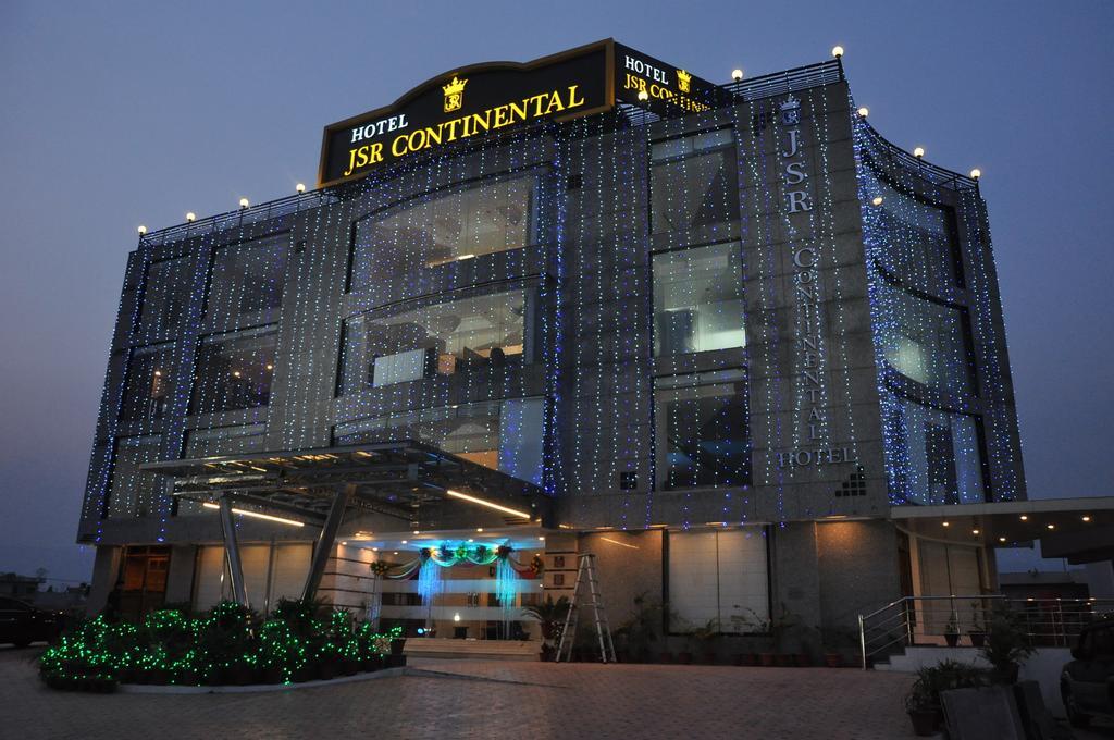 Hotel Jsr Continental Дехрадун Экстерьер фото