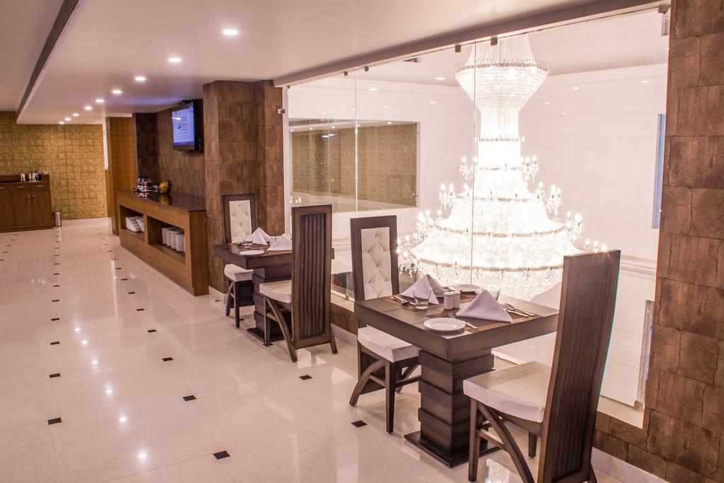 Hotel Jsr Continental Дехрадун Экстерьер фото