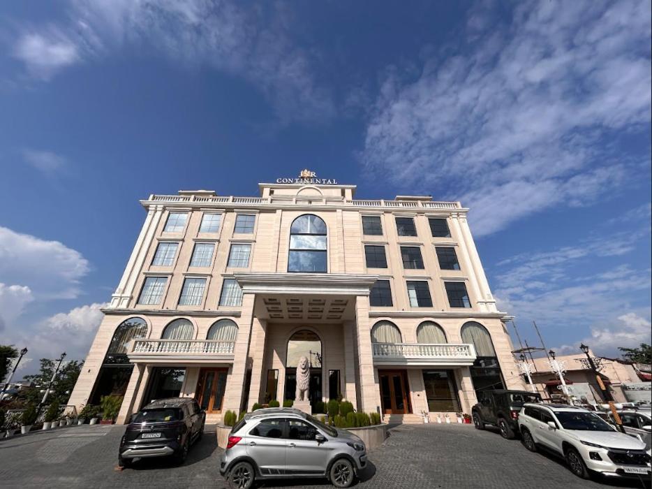 Hotel Jsr Continental Дехрадун Экстерьер фото