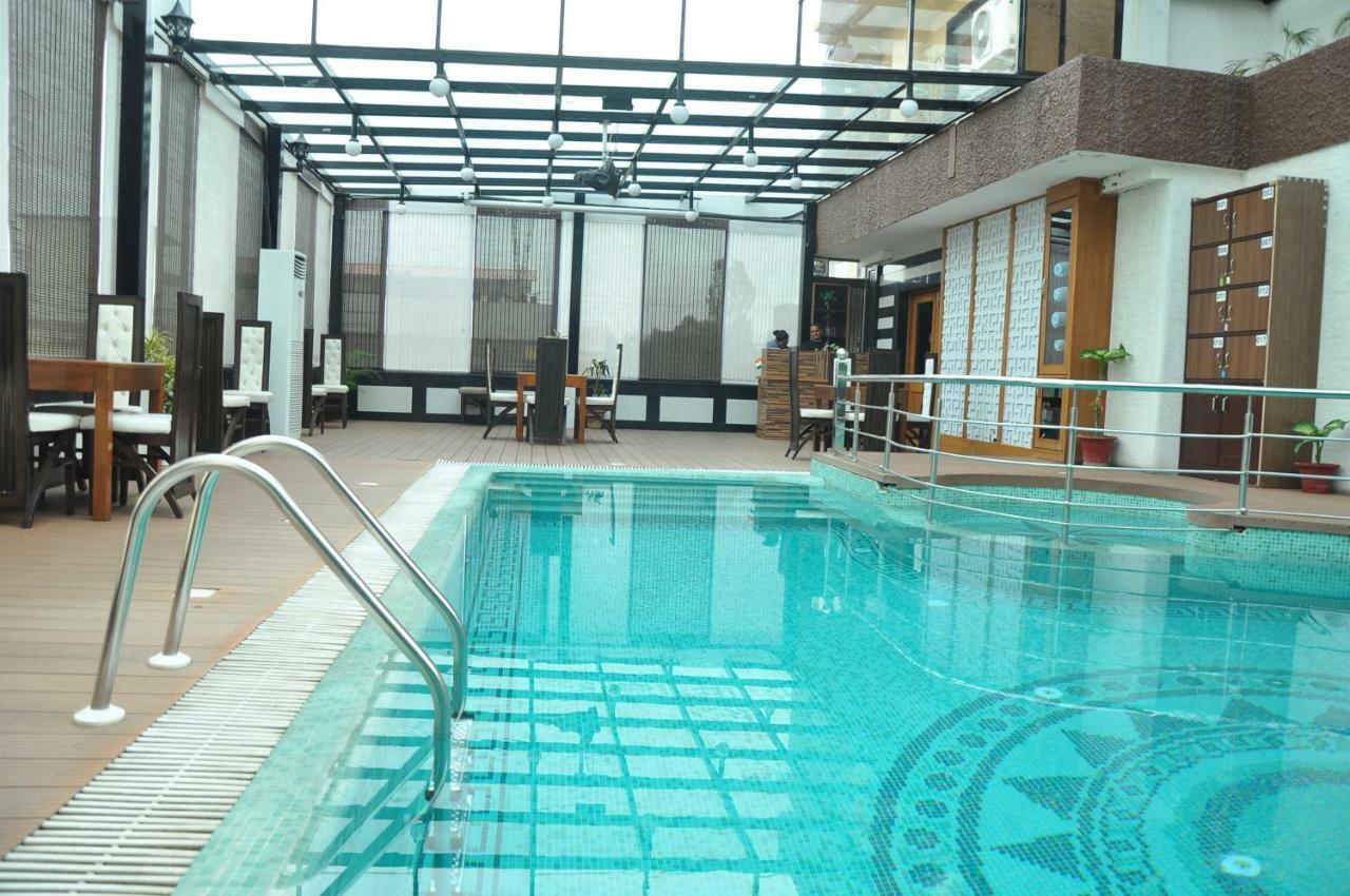 Hotel Jsr Continental Дехрадун Экстерьер фото