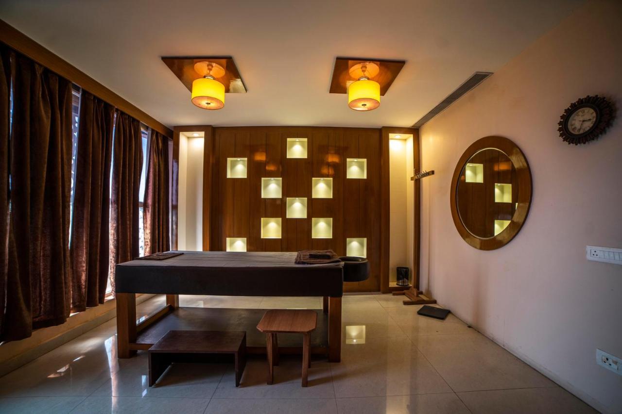 Hotel Jsr Continental Дехрадун Экстерьер фото